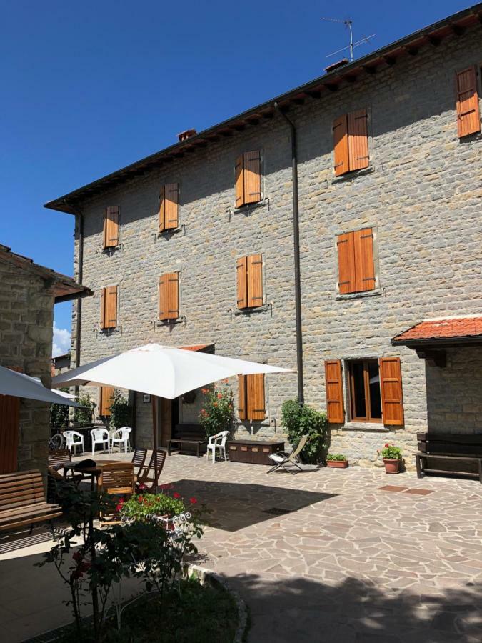 Albergo Ristorante Letizia Chiusi della Verna Exterior foto
